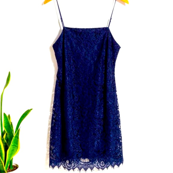 NEW Navy Francesca's Emilia Lace Dress MEDIUM - Picture 2 of 7